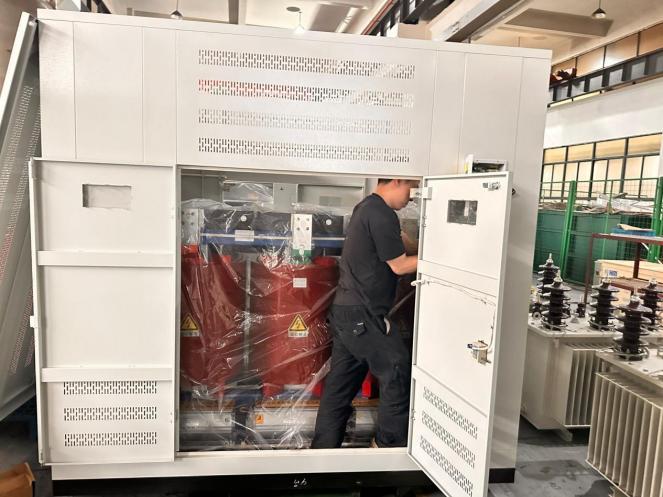 Resin Cast Dry Type Distribution Transformer