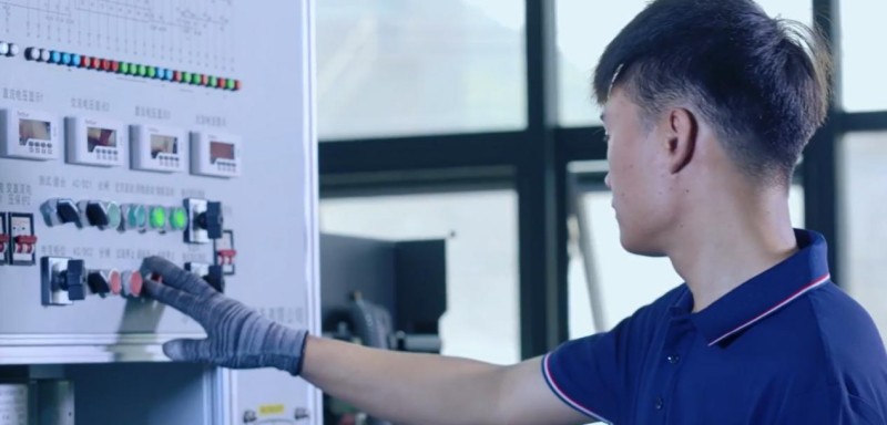 Medium Voltage Circuit Breaker